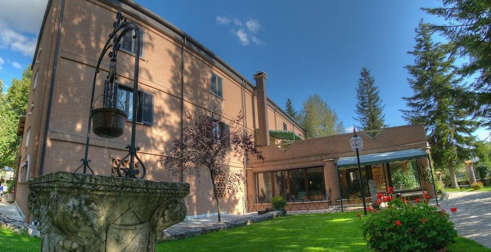 Lh Albergo Il Picchio Pescasseroli Eksteriør billede