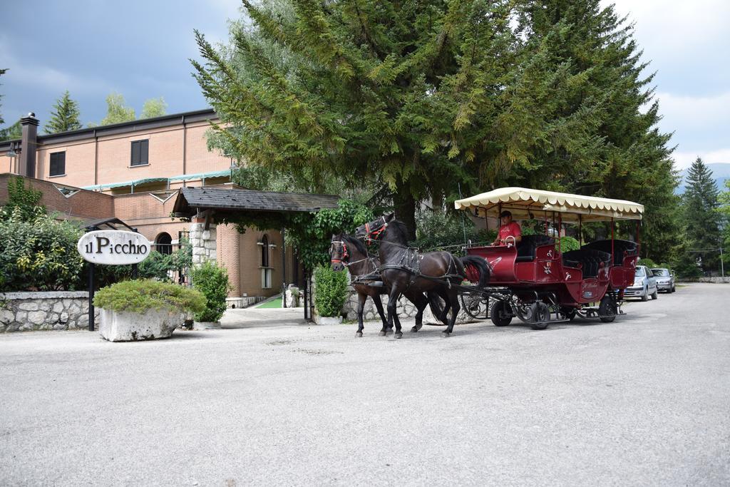 Lh Albergo Il Picchio Pescasseroli Eksteriør billede
